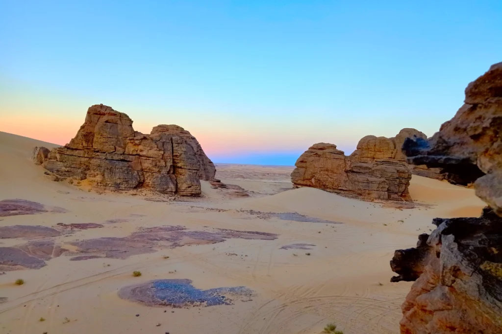 tinakachaker-tassili-hoggar-plateau-coucher-soleil-tamanrasset